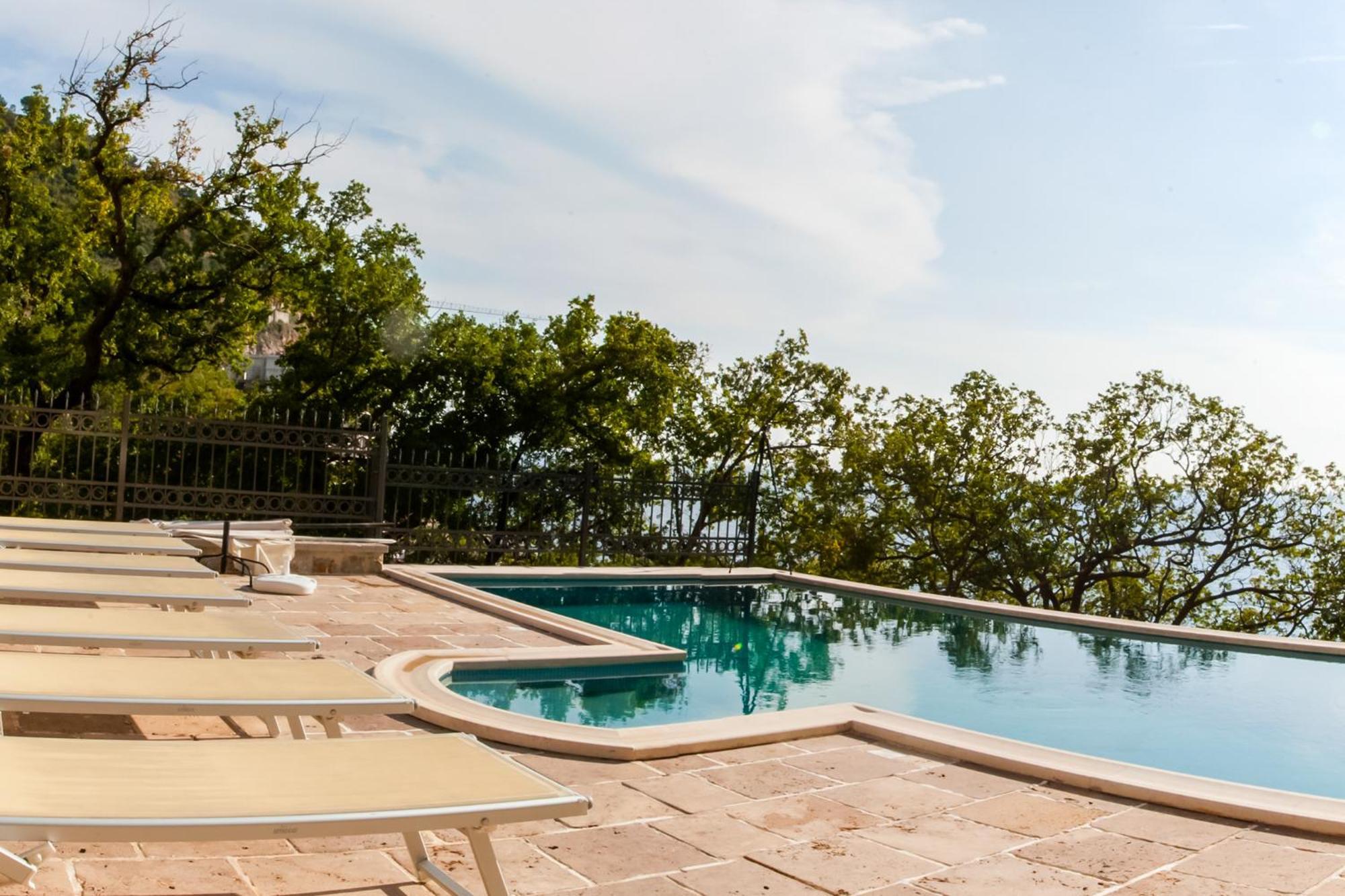 Apartments Pietra Mare Petrovac 外观 照片