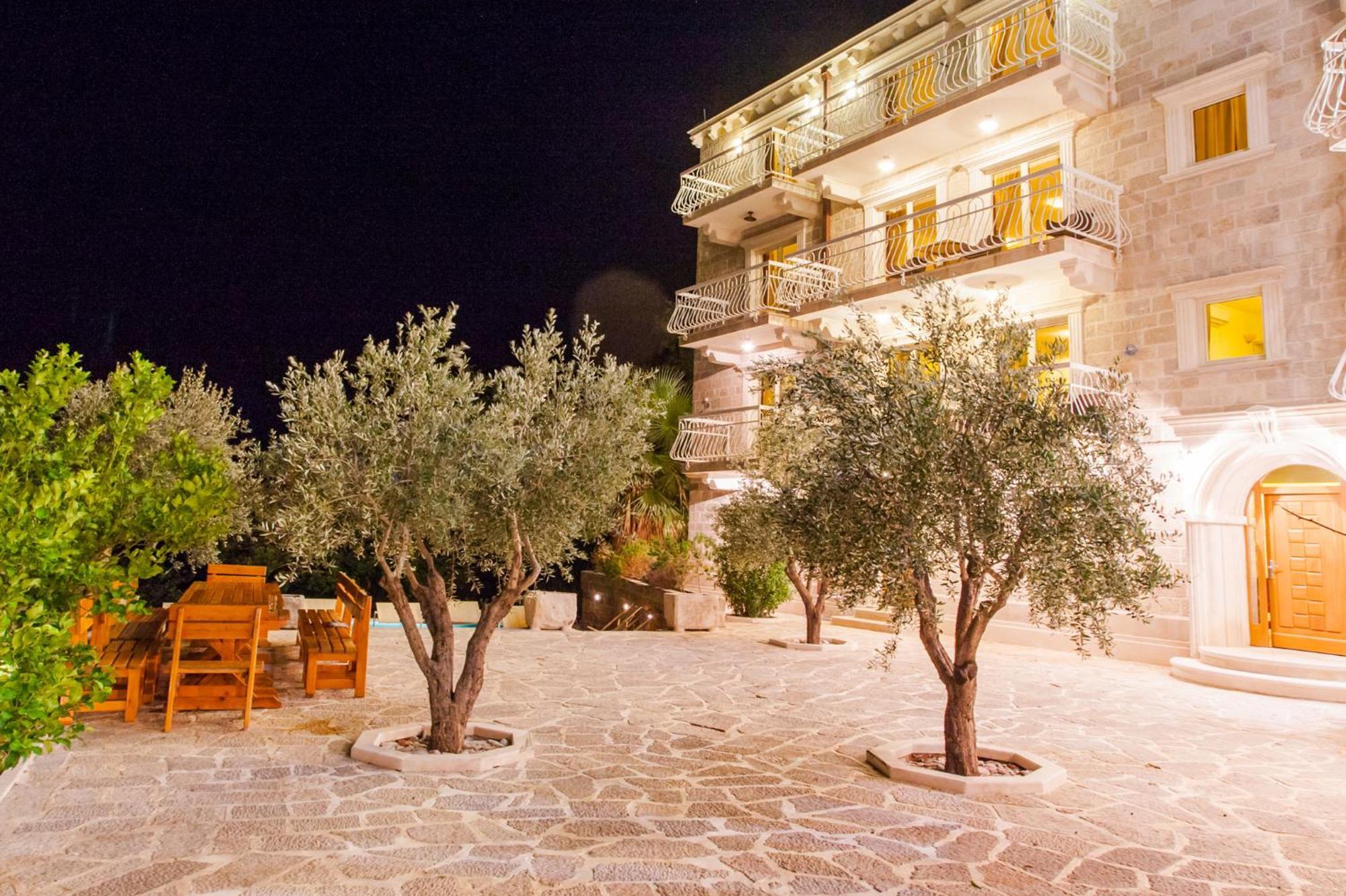 Apartments Pietra Mare Petrovac 外观 照片