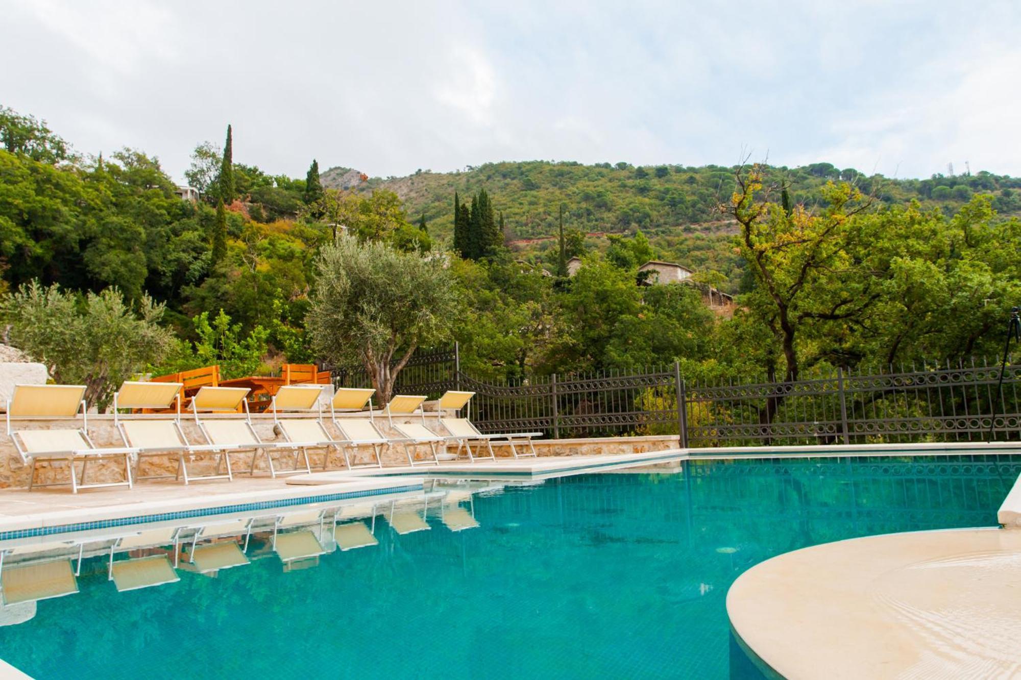 Apartments Pietra Mare Petrovac 外观 照片