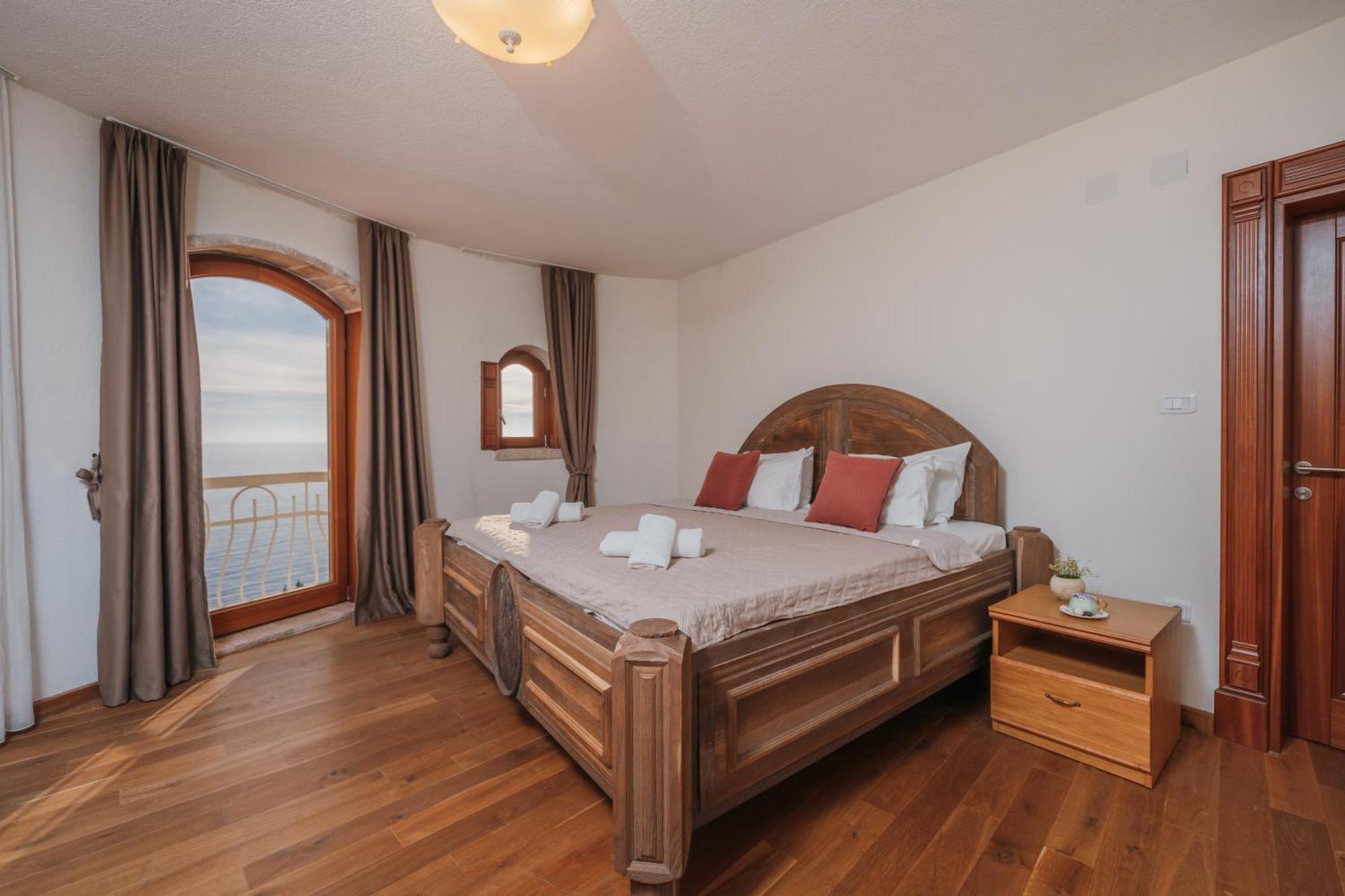 Apartments Pietra Mare Petrovac 外观 照片