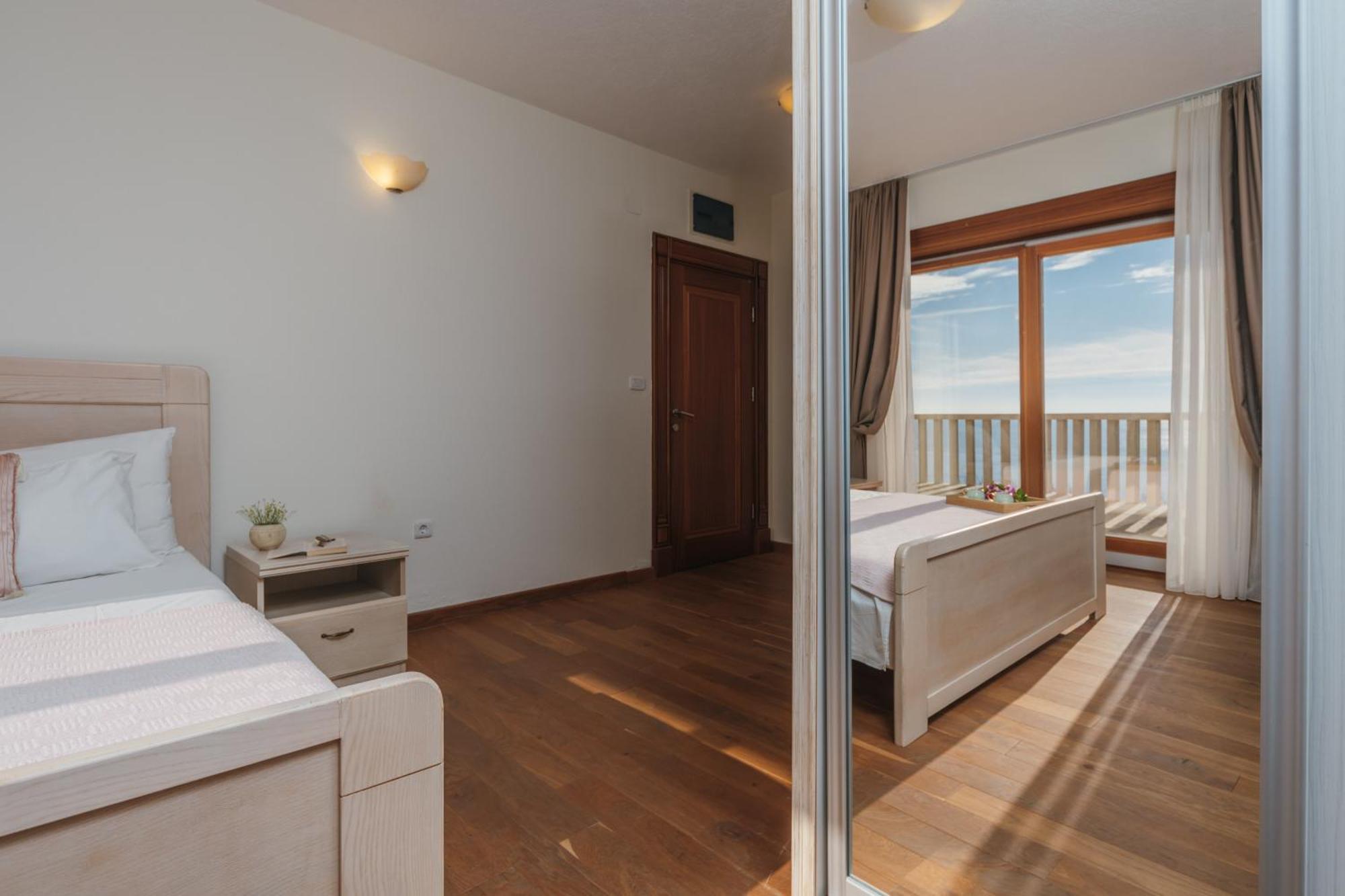Apartments Pietra Mare Petrovac 外观 照片
