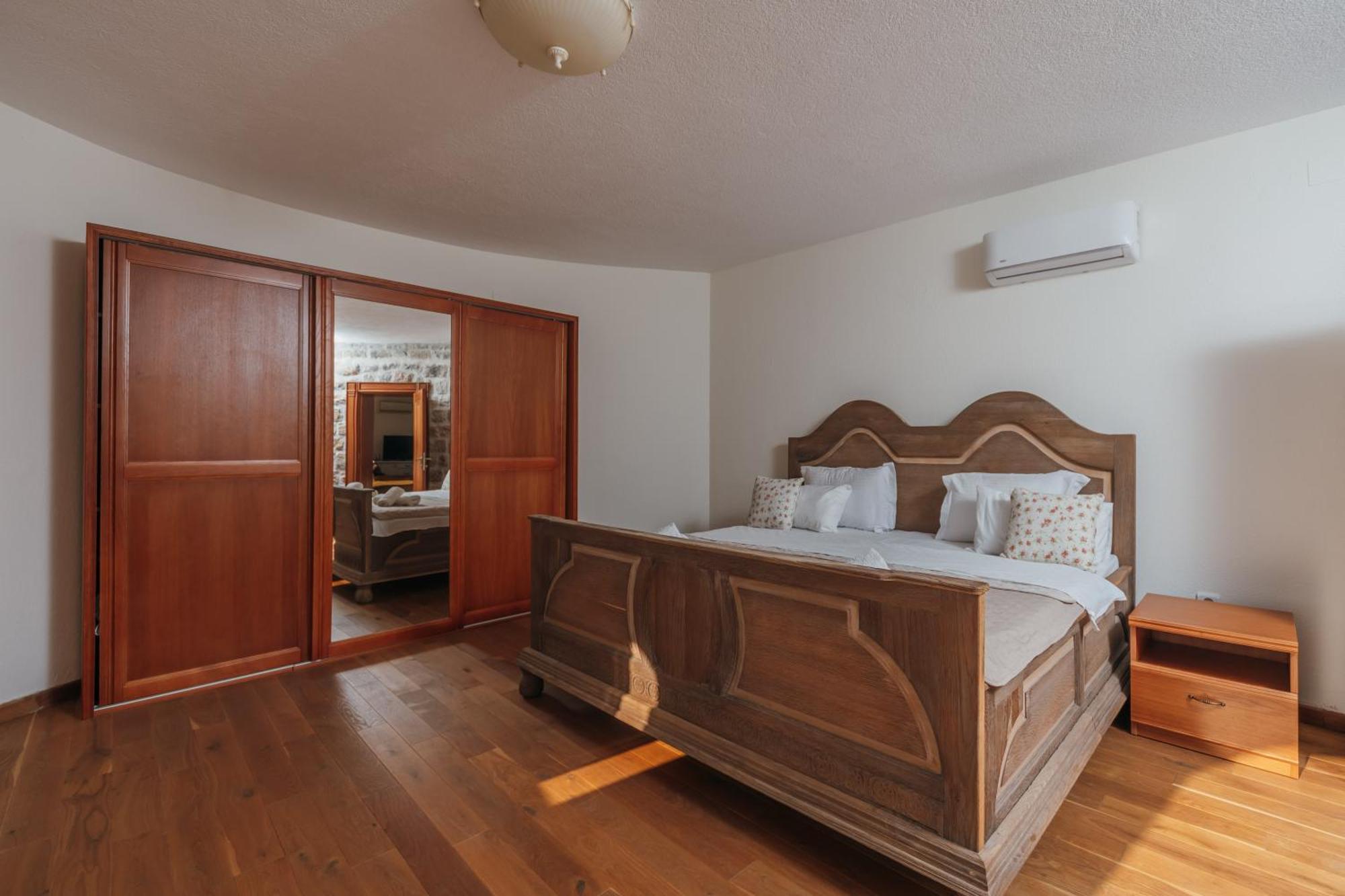 Apartments Pietra Mare Petrovac 外观 照片