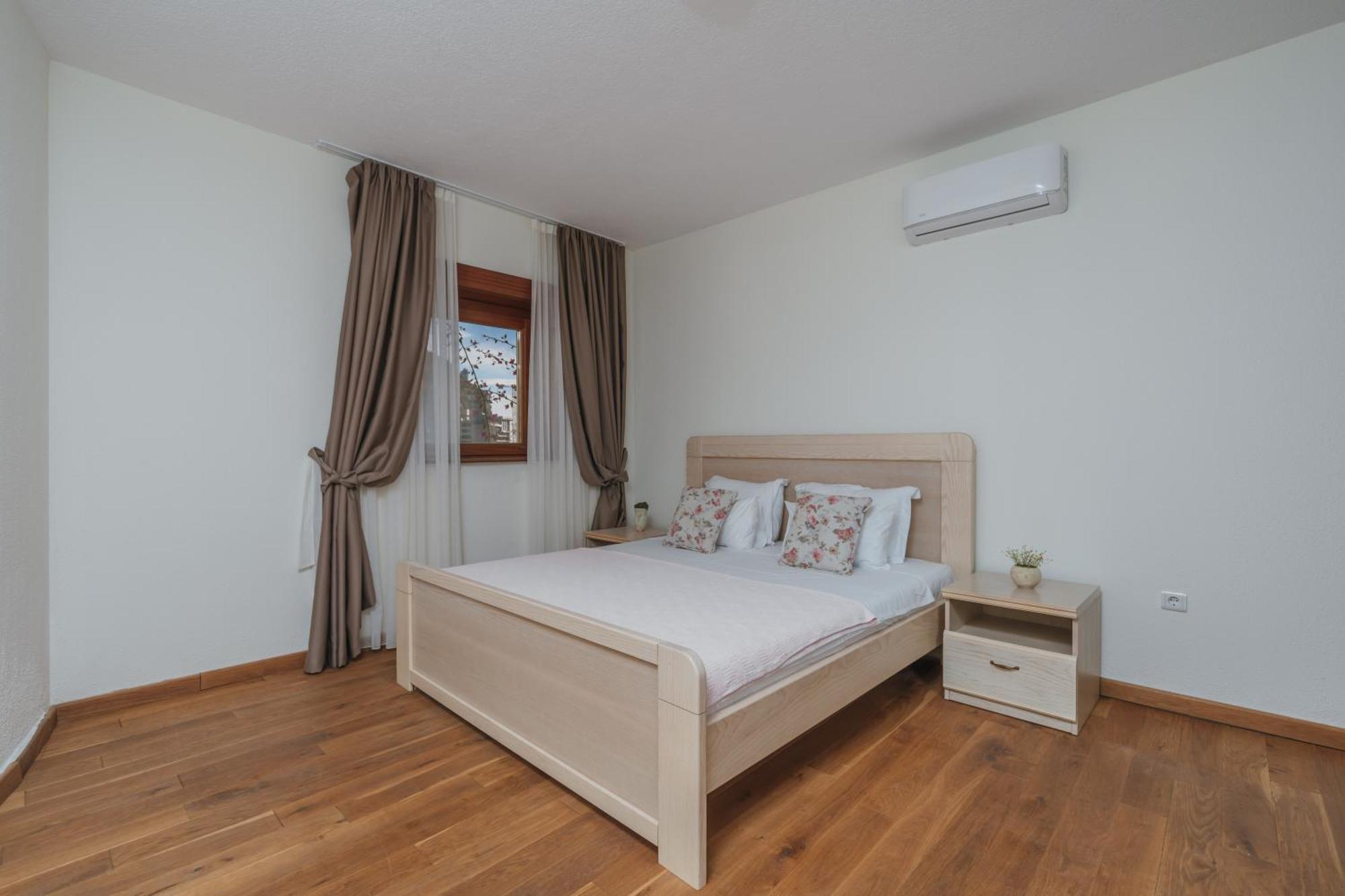 Apartments Pietra Mare Petrovac 外观 照片