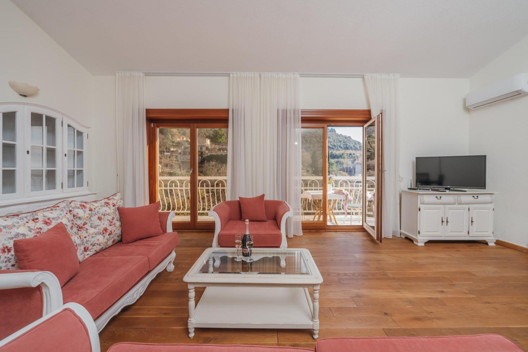 Apartments Pietra Mare Petrovac 外观 照片