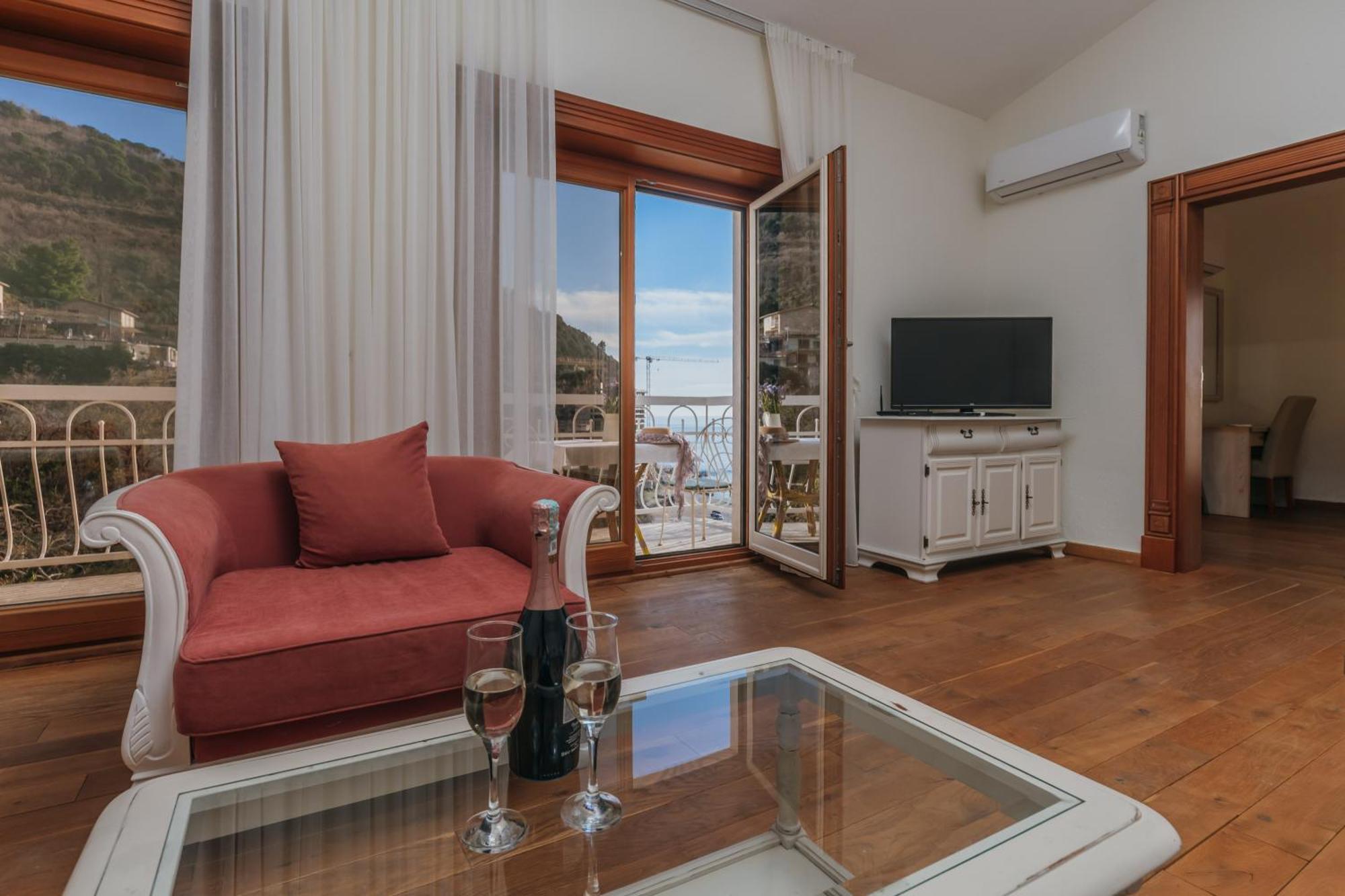 Apartments Pietra Mare Petrovac 外观 照片