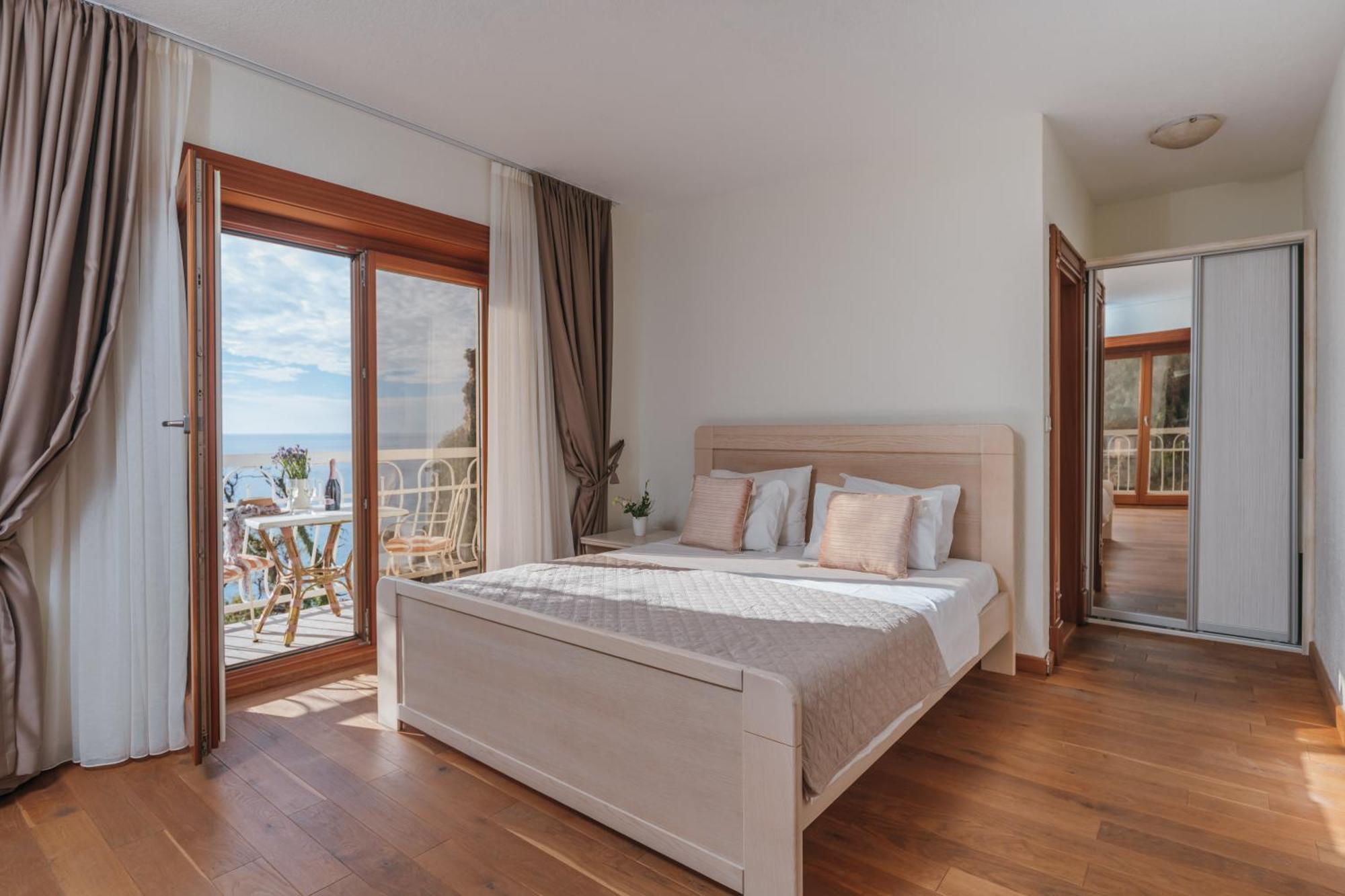 Apartments Pietra Mare Petrovac 外观 照片
